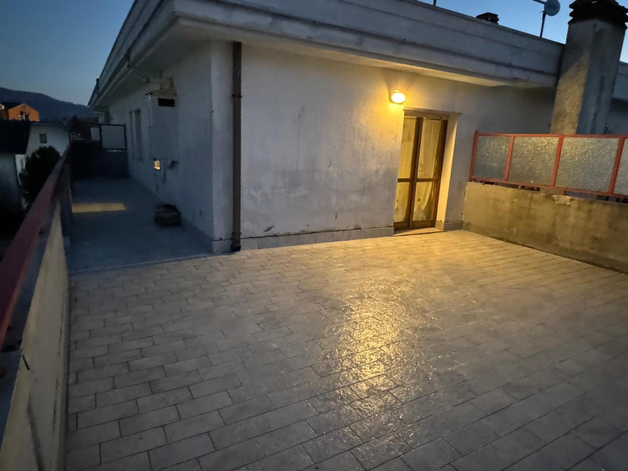Attico - Terrazza Su Castello Apartment Castel Di Sangro Luaran gambar
