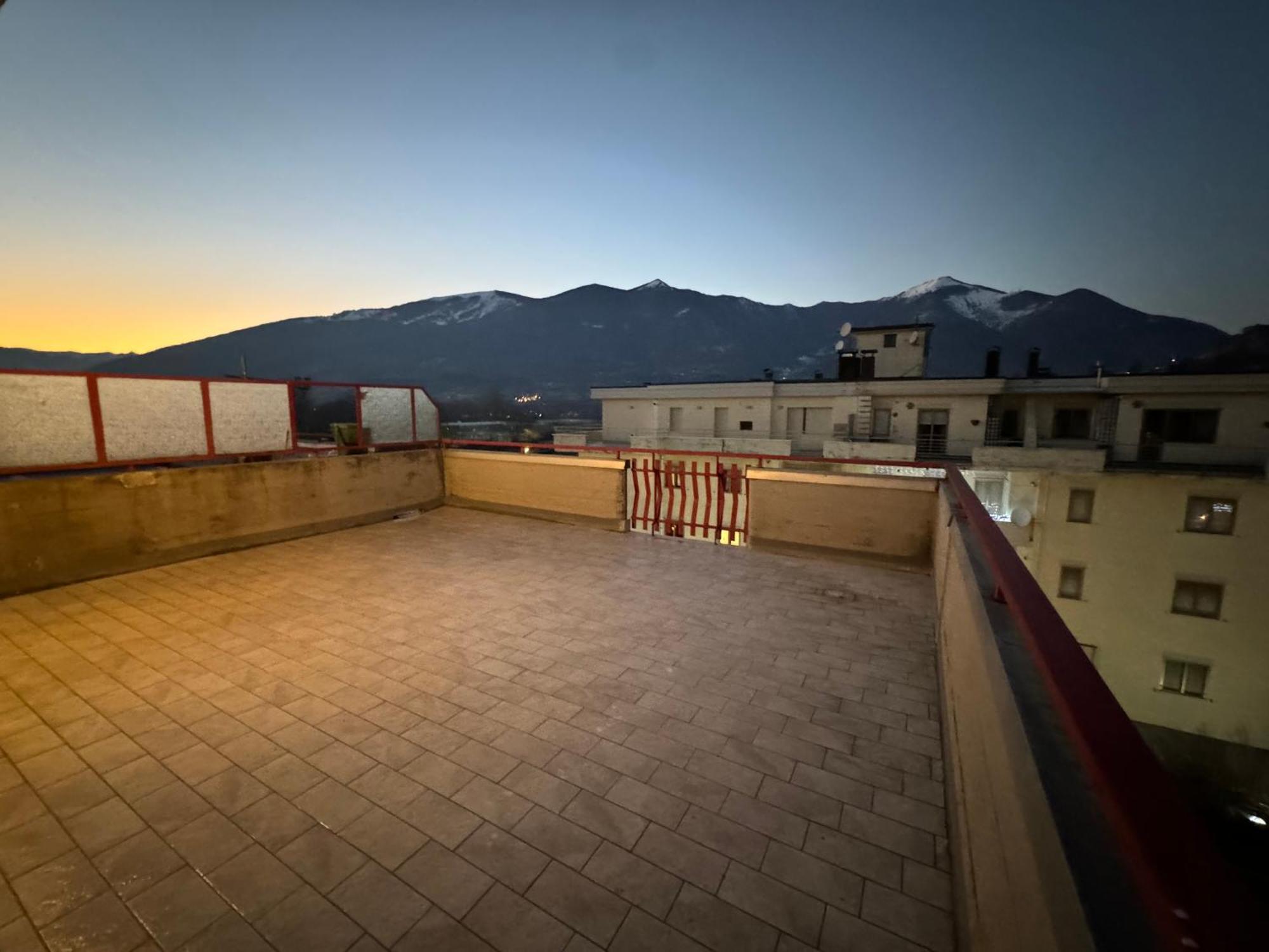 Attico - Terrazza Su Castello Apartment Castel Di Sangro Luaran gambar